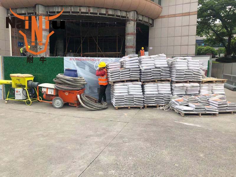 ����¶��������������ཬ�ϵ�ʩ�����������ϣ�